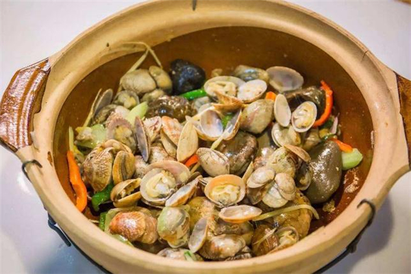 海蚌怎么清洗 海蚌和河蚌有什么區(qū)別 海蚌怎么清洗 海蚌和河蚌有什么區(qū)別