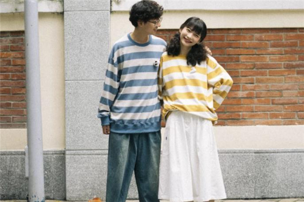 秋天穿什么情侶裝好看 今年秋天流行什么情侶裝 秋天穿什么情侶裝好看 今年秋天流行什么情侶裝