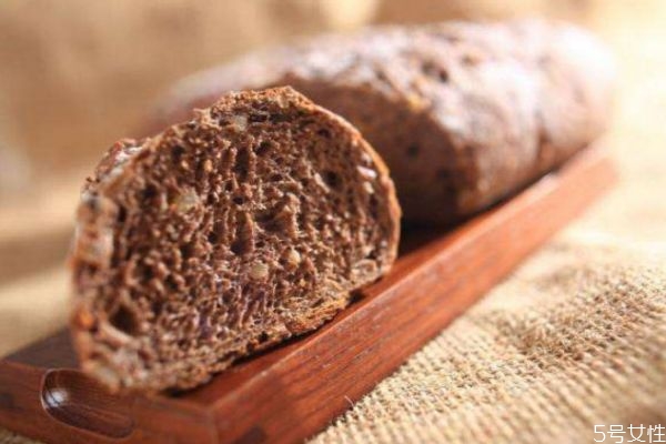 全麥面包吃多了會便秘嗎 全麥面包應(yīng)該什么時(shí)候吃 全麥面包吃多了會便秘嗎 全麥面包應(yīng)該什么時(shí)候吃