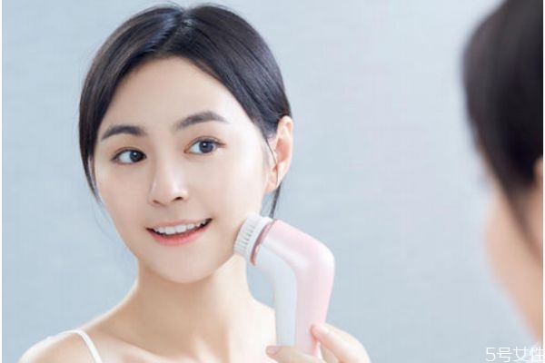 化妝水二次清潔怎么用 化妝水二次清潔使用方法 化妝水二次清潔怎么用 化妝水二次清潔使用方法