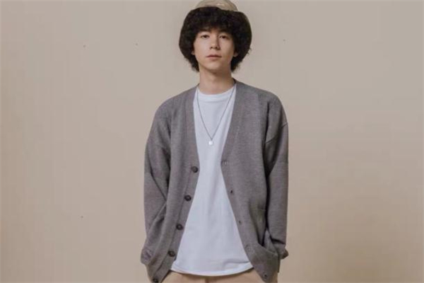 日系針織開衫怎么搭配 日系針織開衫搭配圖片 日系針織開衫怎么搭配 日系針織開衫搭配圖片