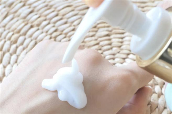 飄柔免洗護(hù)發(fā)素價(jià)格 飄柔免洗護(hù)發(fā)素真的不用洗嗎 飄柔免洗護(hù)發(fā)素價(jià)格 飄柔免洗護(hù)發(fā)素真的不用洗嗎