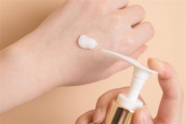 飄柔免洗護發(fā)素怎么用 飄柔免洗護發(fā)素可以每天用嗎 飄柔免洗護發(fā)素怎么用 飄柔免洗護發(fā)素可以每天用嗎