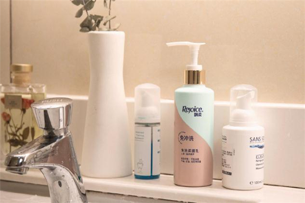 飄柔免洗護發(fā)素怎么用 飄柔免洗護發(fā)素可以每天用嗎 飄柔免洗護發(fā)素怎么用 飄柔免洗護發(fā)素可以每天用嗎