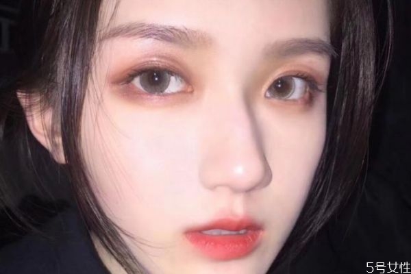 美瞳哪個(gè)顏色不容易看出來 帶什么顏色美瞳好看 美瞳哪個(gè)顏色不容易看出來 帶什么顏色美瞳好看