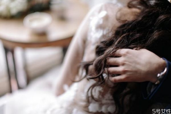 老公出軌需要找公婆嗎 老公出軌要和長(zhǎng)輩說嗎 老公出軌需要找公婆嗎 老公出軌要和長(zhǎng)輩說嗎