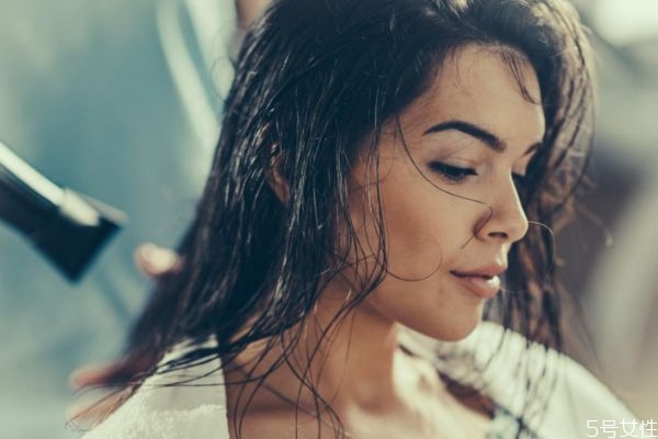 吹風(fēng)機(jī)怎么保養(yǎng) 吹風(fēng)機(jī)使用注意事項(xiàng) 吹風(fēng)機(jī)怎么保養(yǎng) 吹風(fēng)機(jī)使用注意事項(xiàng)