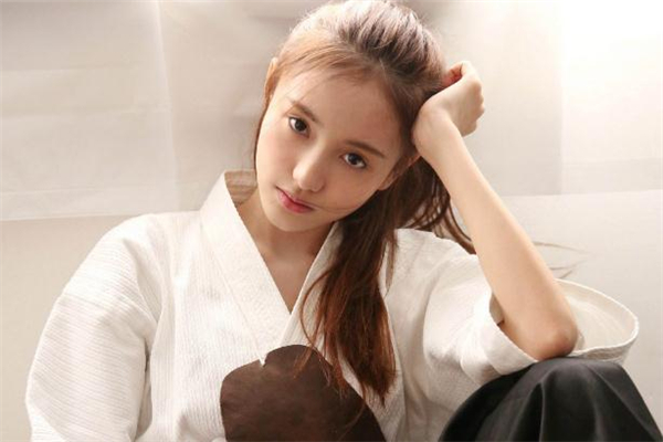 霧眉和仿真眉哪個效果好 霧眉和仿真眉的區(qū)別 霧眉和仿真眉哪個效果好 霧眉和仿真眉的區(qū)別