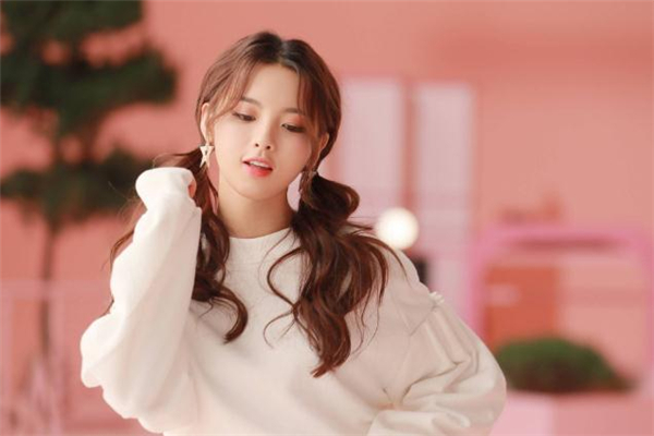 霧眉和仿真眉哪個效果好 霧眉和仿真眉的區(qū)別 霧眉和仿真眉哪個效果好 霧眉和仿真眉的區(qū)別