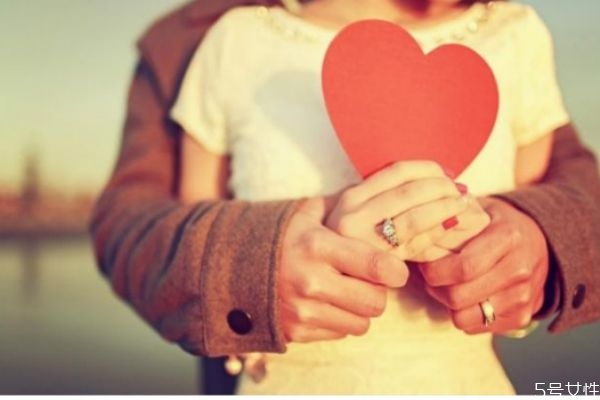 把老公惹生氣了怎么哄 情商高的女人會(huì)怎樣哄 把老公惹生氣了怎么哄 情商高的女人會(huì)怎樣哄