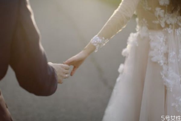 男人出軌后還會(huì)碰老婆嗎 男人出軌后會(huì)怎么掩飾 男人出軌后還會(huì)碰老婆嗎 男人出軌后會(huì)怎么掩飾