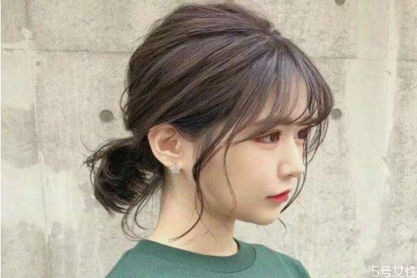 打薄頭發(fā)傷發(fā)嗎 頭發(fā)打薄的壞處 打薄頭發(fā)傷發(fā)嗎 頭發(fā)打薄的壞處