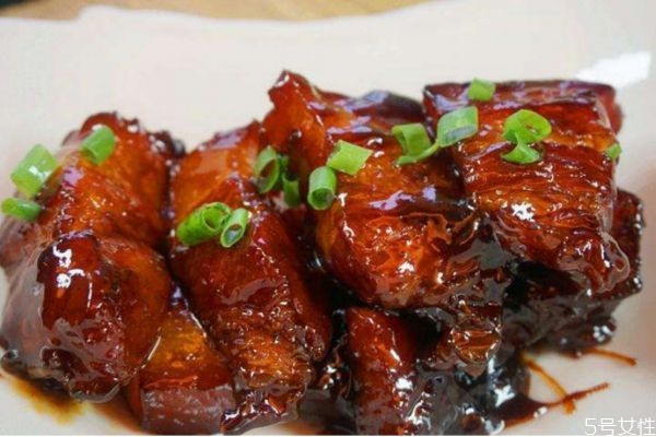 茶葉紅燒肉怎么做好吃 茶葉紅燒肉的美味做法 茶葉紅燒肉怎么做好吃 茶葉紅燒肉的美味做法