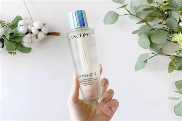 蘭蔻極光水適合多大年齡 蘭蔻極光水可以天天用嗎 蘭蔻極光水適合多大年齡 蘭蔻極光水可以天天用嗎