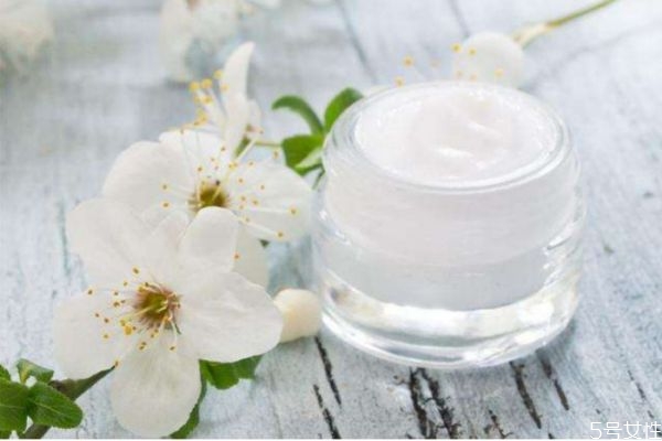 煙酰胺和玻尿酸可以一起用嗎 煙酰胺和玻尿酸怎么使用 煙酰胺和玻尿酸可以一起用嗎 煙酰胺和玻尿酸怎么使用