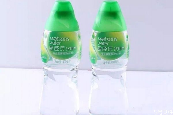 蒸餾水對皮膚有什么作用 蒸餾水對皮膚的作用 蒸餾水對皮膚有什么作用 蒸餾水對皮膚的作用