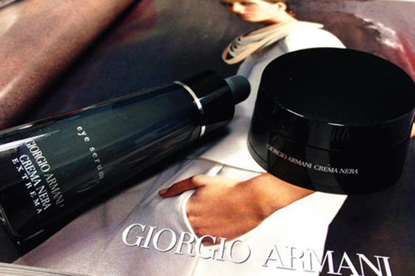 阿瑪尼黑鑰匙眼部精華露好用嗎 阿瑪尼黑鑰匙眼部精華露的功效 阿瑪尼黑鑰匙眼部精華露好用嗎 阿瑪尼黑鑰匙眼部精華露的功效