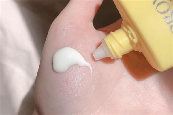 珀萊雅帆船防曬霜怎么樣 珀萊雅帆船防曬霜好用嗎 珀萊雅帆船防曬霜怎么樣 珀萊雅帆船防曬霜好用嗎