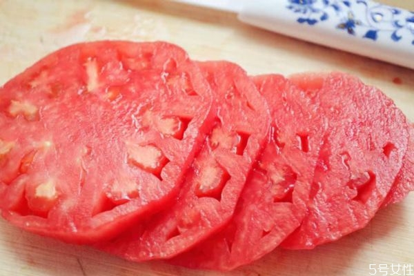 西紅柿可以天天吃嗎 西紅柿多久吃一次好 西紅柿可以天天吃嗎 西紅柿多久吃一次好