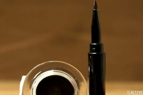 眼影膏干了怎么用 眼影膏干了怎么處理 眼影膏干了怎么用 眼影膏干了怎么處理