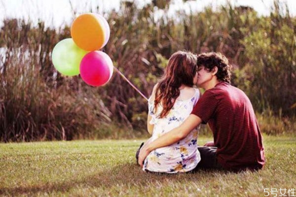 夫妻三觀是哪三觀 夫妻三觀不合的具體表現(xiàn) 夫妻三觀是哪三觀 夫妻三觀不合的具體表現(xiàn)