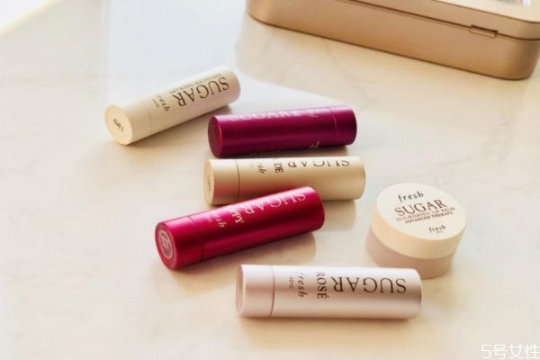 口紅的顏色應該怎么選擇 選擇口紅顏色的方法有什么 口紅的顏色應該怎么選擇 選擇口紅顏色的方法有什么