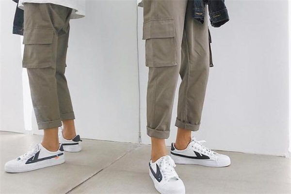 男生工裝褲怎么挑選 男生工裝褲什么款式好看 男生工裝褲怎么挑選 男生工裝褲什么款式好看