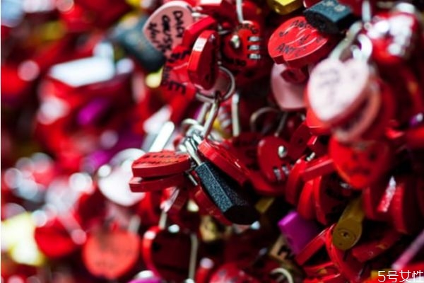 老公提出離婚怎么應(yīng)對(duì) 離婚最有效挽回方法 老公提出離婚怎么應(yīng)對(duì) 離婚最有效挽回方法