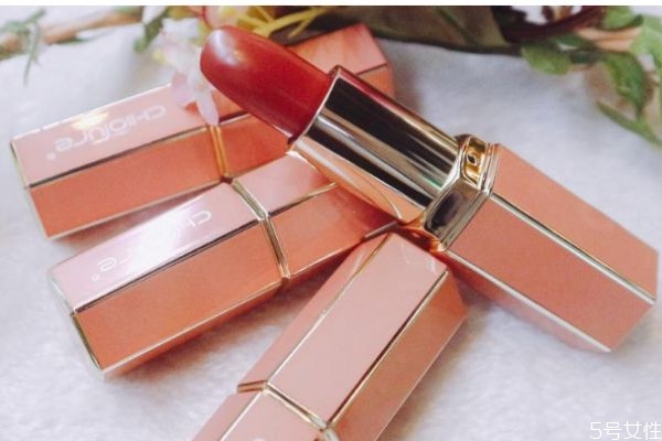 稚優(yōu)泉的口紅有什么特點(diǎn) 哪些特點(diǎn)是稚優(yōu)泉口紅的 稚優(yōu)泉的口紅有什么特點(diǎn) 哪些特點(diǎn)是稚優(yōu)泉口紅的