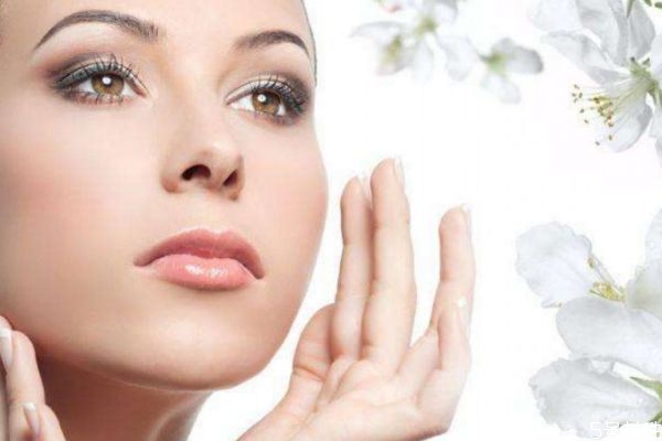 如何減少臉上皺紋 減少臉上皺紋的方法 如何減少臉上皺紋 減少臉上皺紋的方法