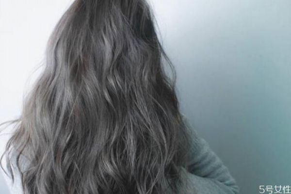 染黑發(fā)多久能褪到自然 染黑發(fā)后悔怎么快速掉色 染黑發(fā)多久能褪到自然 染黑發(fā)后悔怎么快速掉色