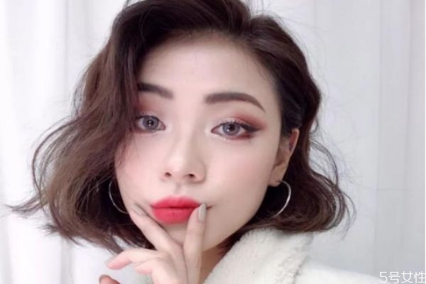 黃皮膚染什么顏色頭發(fā) 皮膚黃適合染什么發(fā)色 黃皮膚染什么顏色頭發(fā) 皮膚黃適合染什么發(fā)色