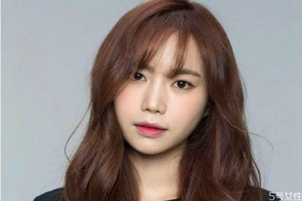 哪種亞麻色能遮住白發(fā) 哪幾種顏色能遮住白發(fā) 哪種亞麻色能遮住白發(fā) 哪幾種顏色能遮住白發(fā)