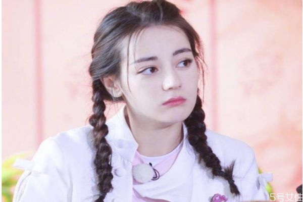 夏天頭發(fā)怎么扎簡單又涼快 夏天頭發(fā)怎么扎起來好看 夏天頭發(fā)怎么扎簡單又涼快 夏天頭發(fā)怎么扎起來好看