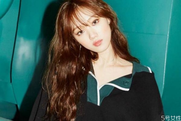 一星期頭發(fā)能長1cm嗎 用什么可以讓頭發(fā)長得更快 一星期頭發(fā)能長1cm嗎 用什么可以讓頭發(fā)長得更快