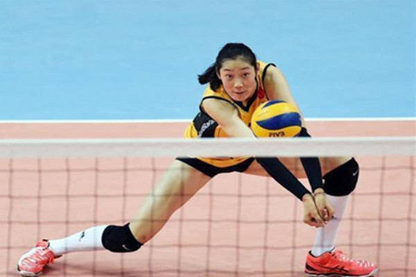 初學(xué)者練排球要戴護(hù)腕嗎 打排球戴護(hù)腕能減輕疼痛嗎 初學(xué)者練排球要戴護(hù)腕嗎 打排球戴護(hù)腕能減輕疼痛嗎