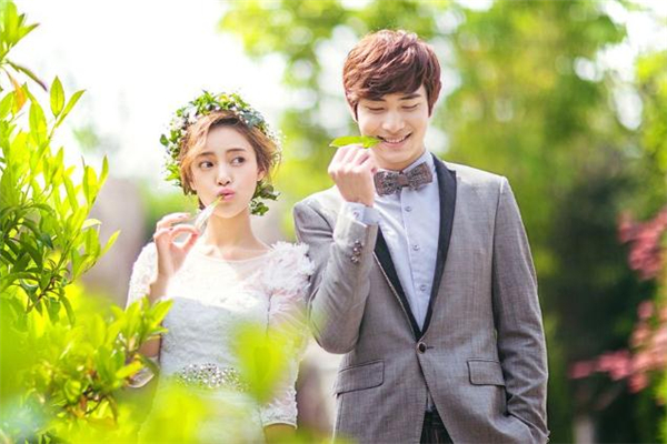 悶騷男適合結(jié)婚嗎 跟悶騷男結(jié)婚了會(huì)累嗎 悶騷男適合結(jié)婚嗎 跟悶騷男結(jié)婚了會(huì)累嗎