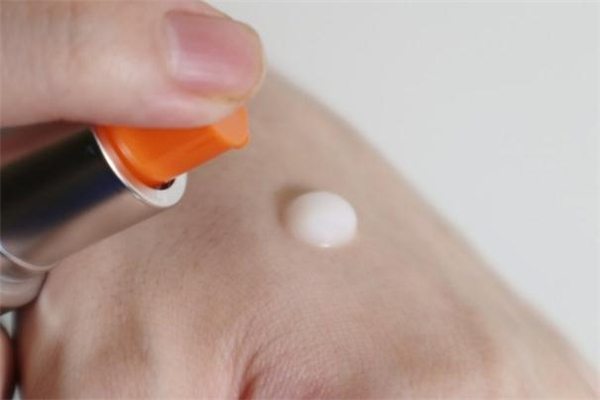 珀萊雅雙抗小夜燈眼霜怎么樣 珀萊雅雙抗小夜燈眼霜好用嗎 珀萊雅雙抗小夜燈眼霜怎么樣 珀萊雅雙抗小夜燈眼霜好用嗎