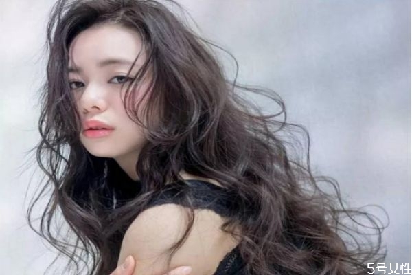 造型燙洗一下就沒(méi)有了嗎 造型燙和普通燙發(fā)哪個(gè)貴 造型燙洗一下就沒(méi)有了嗎 造型燙和普通燙發(fā)哪個(gè)貴