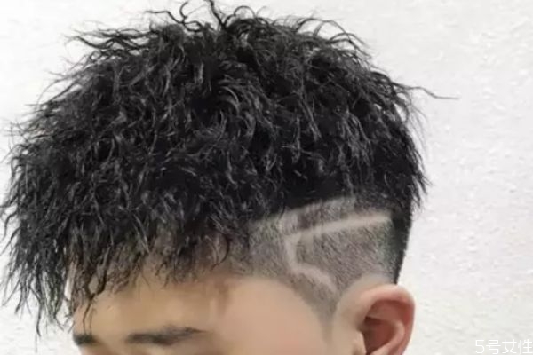 錫紙燙可以分中分嗎 錫紙燙沒(méi)幾天就沒(méi)效果了 錫紙燙可以分中分嗎 錫紙燙沒(méi)幾天就沒(méi)效果了