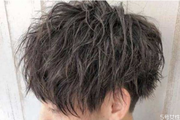 錫紙燙可以分中分嗎 錫紙燙沒(méi)幾天就沒(méi)效果了 錫紙燙可以分中分嗎 錫紙燙沒(méi)幾天就沒(méi)效果了