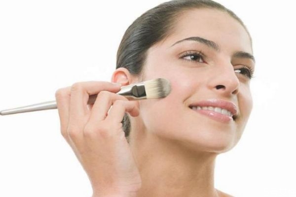 如何化妝不會掉妝 為什么化妝老掉妝 如何化妝不會掉妝 為什么化妝老掉妝