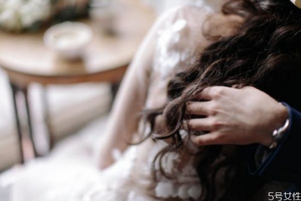 吵架后哄媳婦的暖心話 讓你輕松戳中她的淚點 吵架后哄媳婦的暖心話 讓你輕松戳中她的淚點