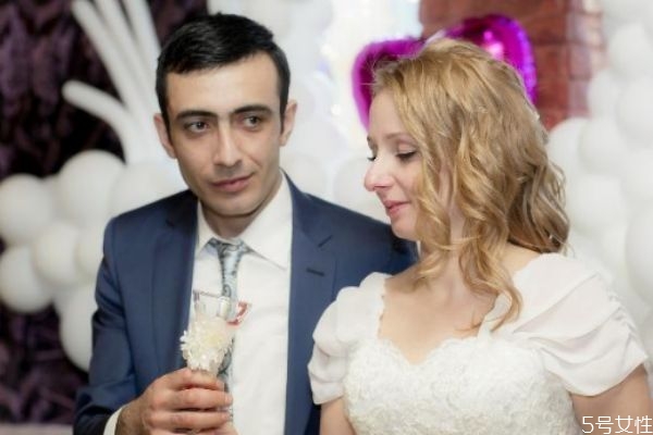 老婆懷孕老公出軌幾率 孕期男人是不是容易出軌 老婆懷孕老公出軌幾率 孕期男人是不是容易出軌