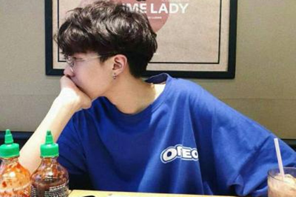 什么情況下聯(lián)系你的男生是愛(ài)你的 愛(ài)你的男生會(huì)時(shí)常聯(lián)系你嗎 什么情況下聯(lián)系你的男生是愛(ài)你的 愛(ài)你的男生會(huì)時(shí)常聯(lián)系你嗎