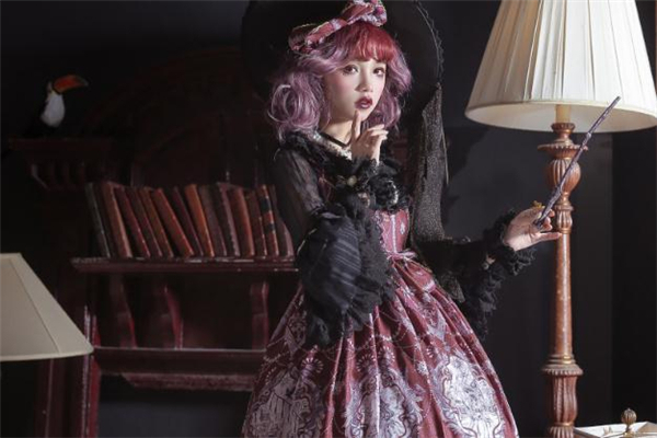 洛麗塔可以穿帆布鞋嗎 洛麗塔裙子可以配馬丁靴嗎 洛麗塔可以穿帆布鞋嗎 洛麗塔裙子可以配馬丁靴嗎