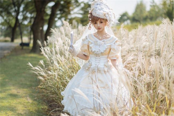 洛麗塔可以配絲襪嗎 洛麗塔配什么襪子好看 洛麗塔可以配絲襪嗎 洛麗塔配什么襪子好看