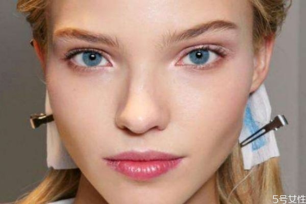 怎么讓底妝干凈 底妝起皮怎么辦 怎么讓底妝干凈 底妝起皮怎么辦
