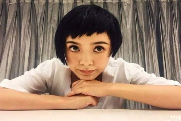 什么是狗啃劉海 狗啃劉海適合什么臉型 什么是狗啃劉海 狗啃劉海適合什么臉型