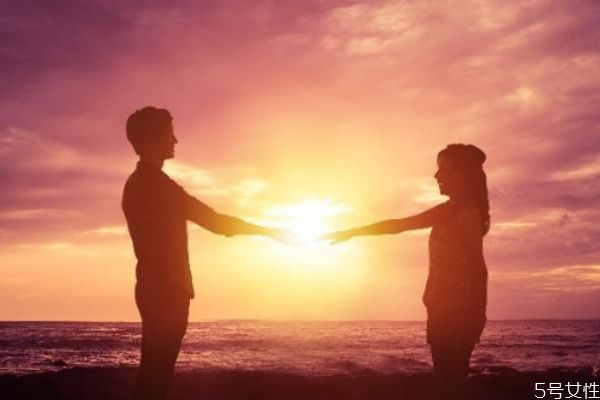 遇到真愛是什么感覺 這幾種感覺說明你遇上了對的人 遇到真愛是什么感覺 這幾種感覺說明你遇上了對的人